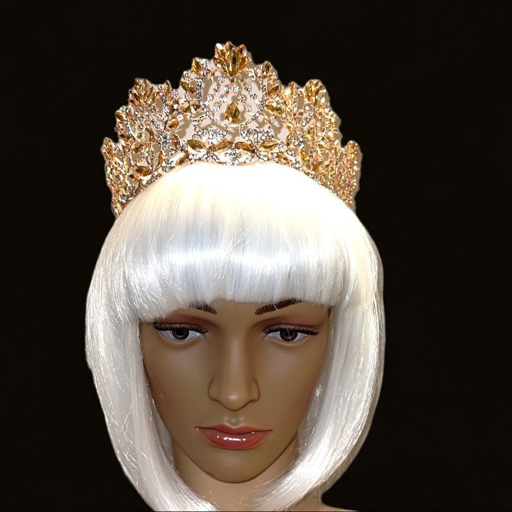 Crystal and topaz tiara! Gold tiara with crystal and topaz stone design!